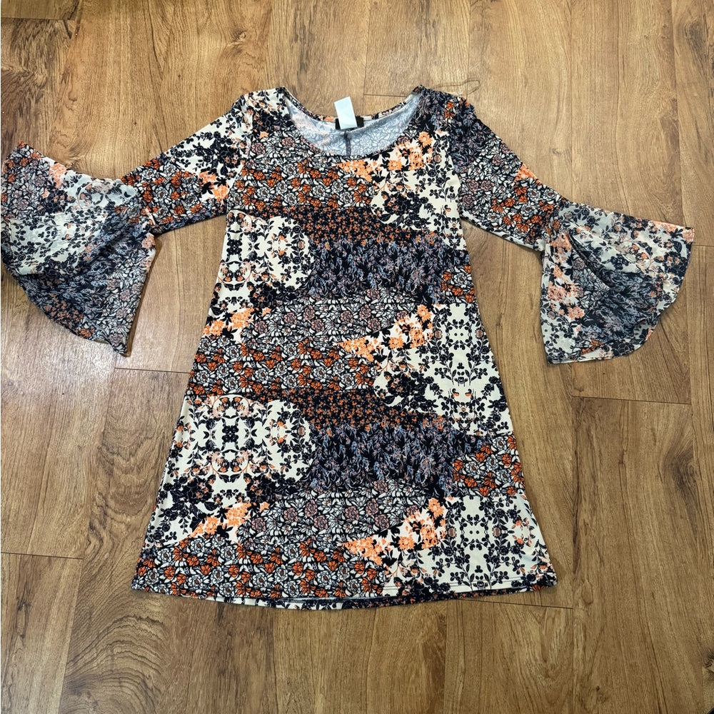 MSK Petite Women’s Medium Dress Flowing Sleeves Beautiful Floral Classy Soft